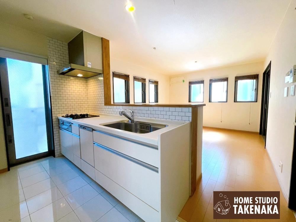 4LDK house in Higashiosaka, Osaka - Photo 1
