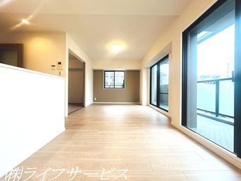 3LDK apartment in Yodogawa Ward