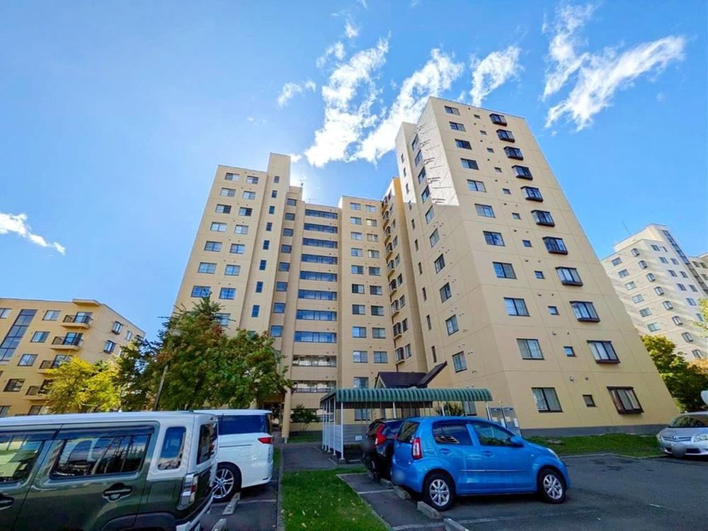 3LDK apartment in Atsubetsu Ward, Sapporo, Hokkaido - Photo 1
