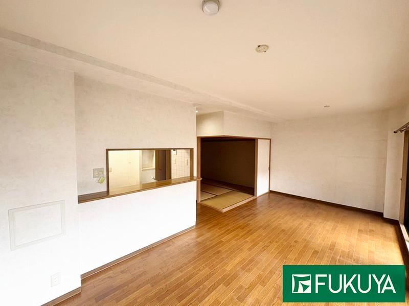2LDK+S apartment in Hirakata, Osaka - Photo 1