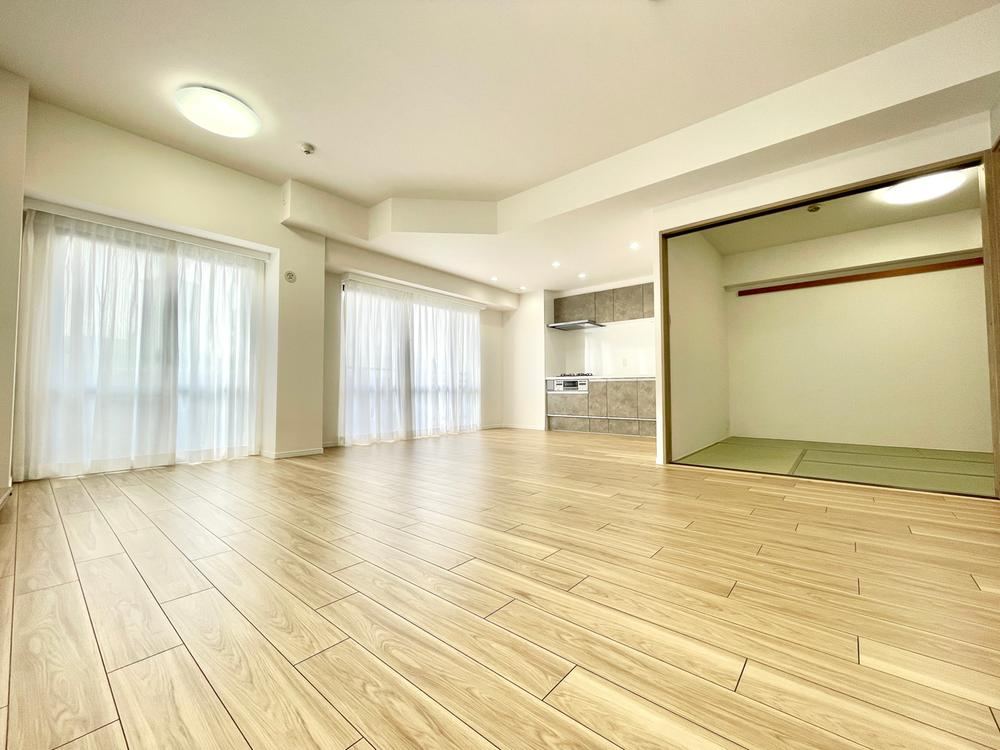 2LDK apartment in Higashisumiyoshi Ward, Osaka - Photo 1