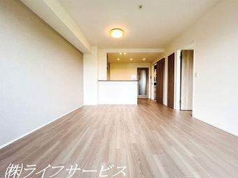 3LDK apartment in Higashiyodogawa Ward