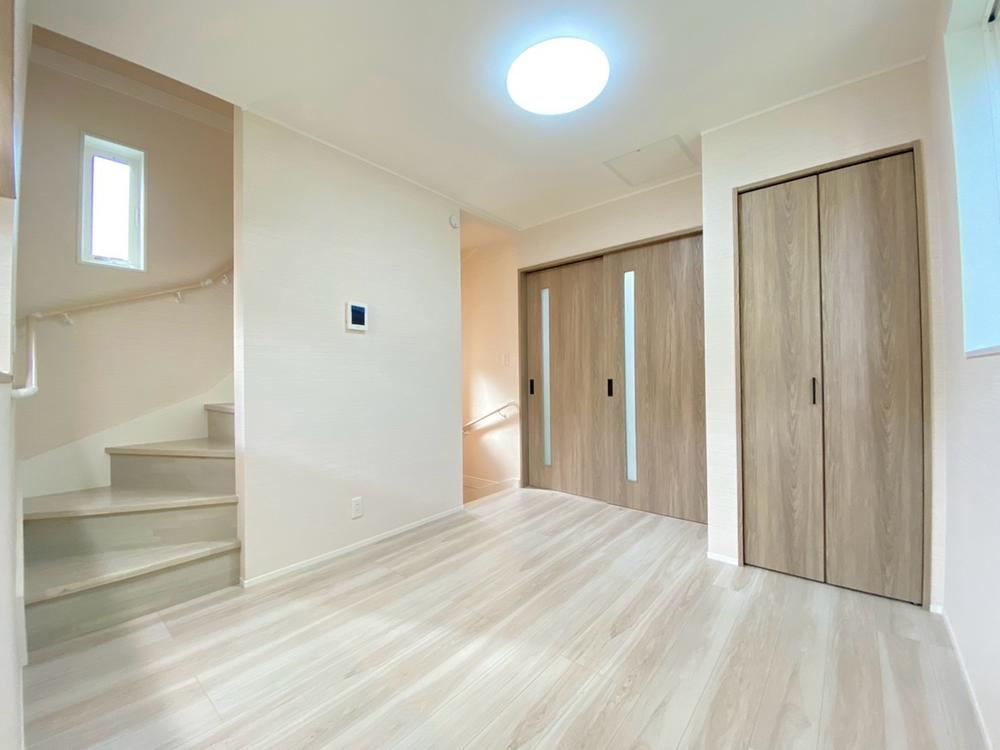 2LDK+S house in Isogo Ward, Yokohama, Kanagawa - Photo 1