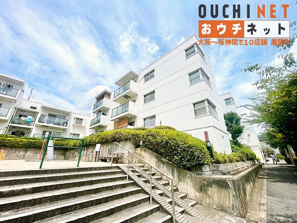 3LDK apartment in Takatsuki, Osaka - Photo 1