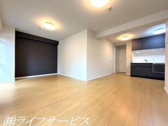 2LDK apartment in Higashiyodogawa Ward