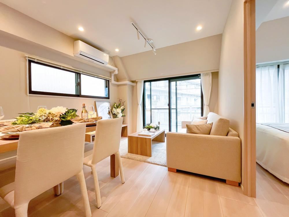 2LDK apartment in Meguro Ward, Tokyo - Photo 1