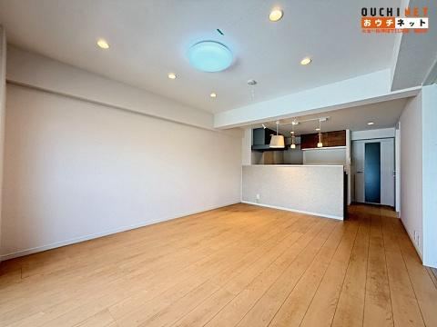4LDK apartment in Takatsuki, Osaka - Photo 1