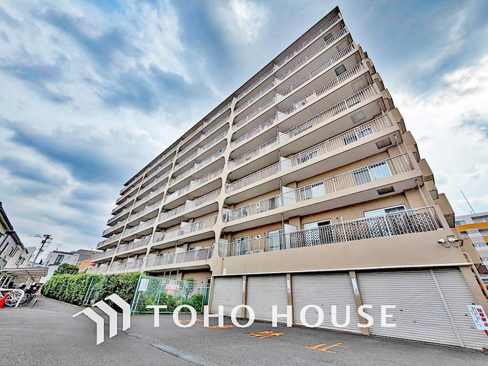 2LDK apartment in Meguro Ward, Tokyo - Photo 1
