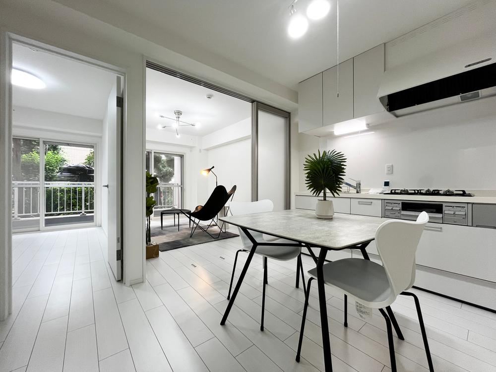 2DK apartment in Meguro Ward, Tokyo - Photo 1