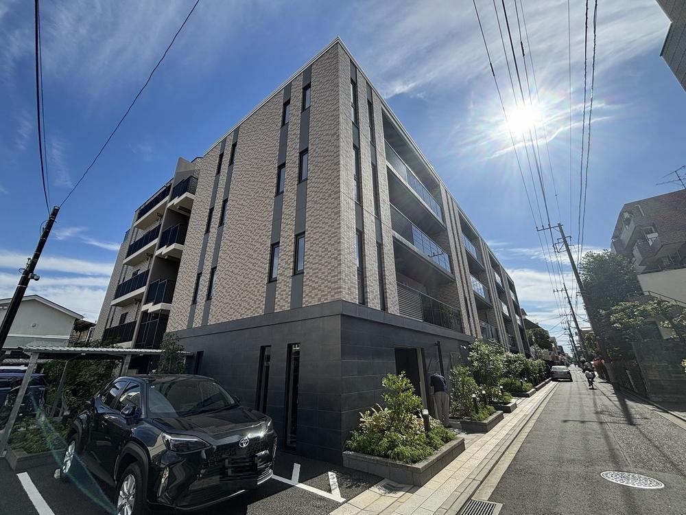 2LDK apartment in Musashino, Tokyo - Photo 1