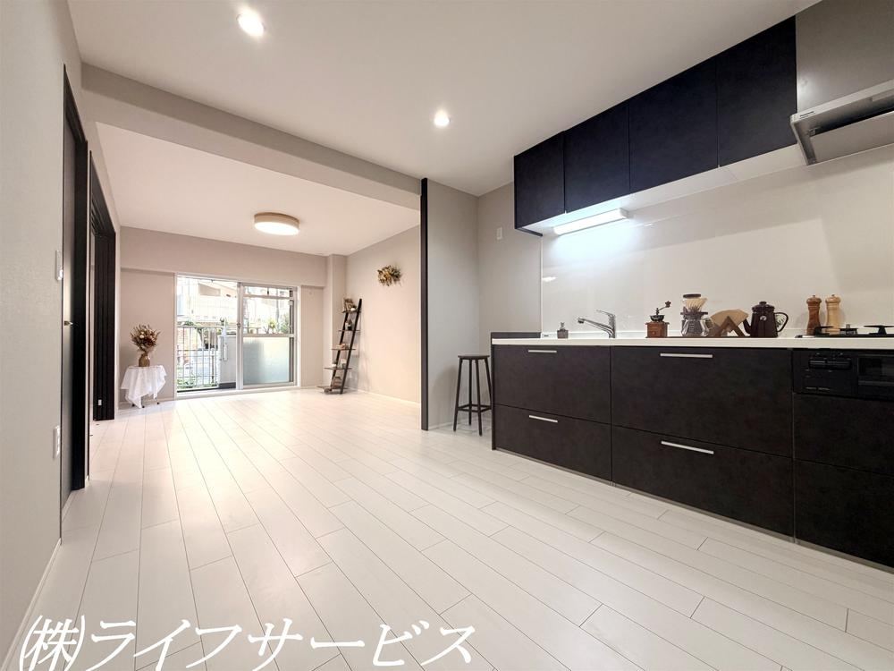 3LDK apartment in Yodogawa Ward, Osaka - Photo 1