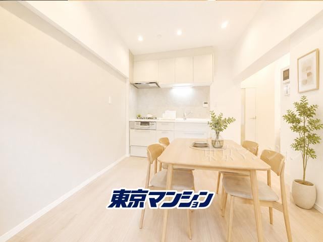 2LDK apartment in Shinjuku Ward, Tokyo - Photo 1