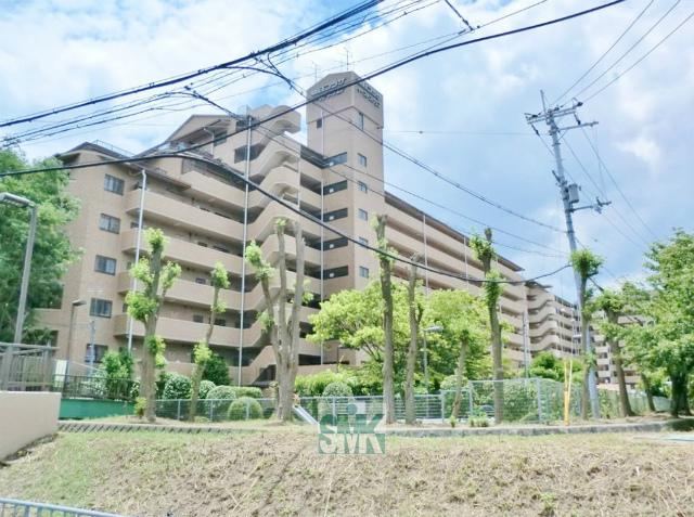 3LDK apartment in Higashiosaka, Osaka - Photo 1