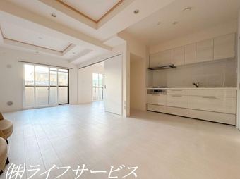 3LDK apartment in Nishiyodogawa Ward