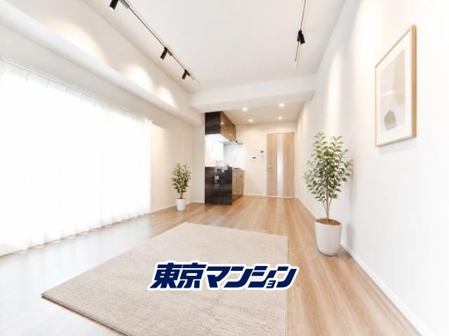 1LDK apartment in Shinjuku Ward, Tokyo - Photo 1