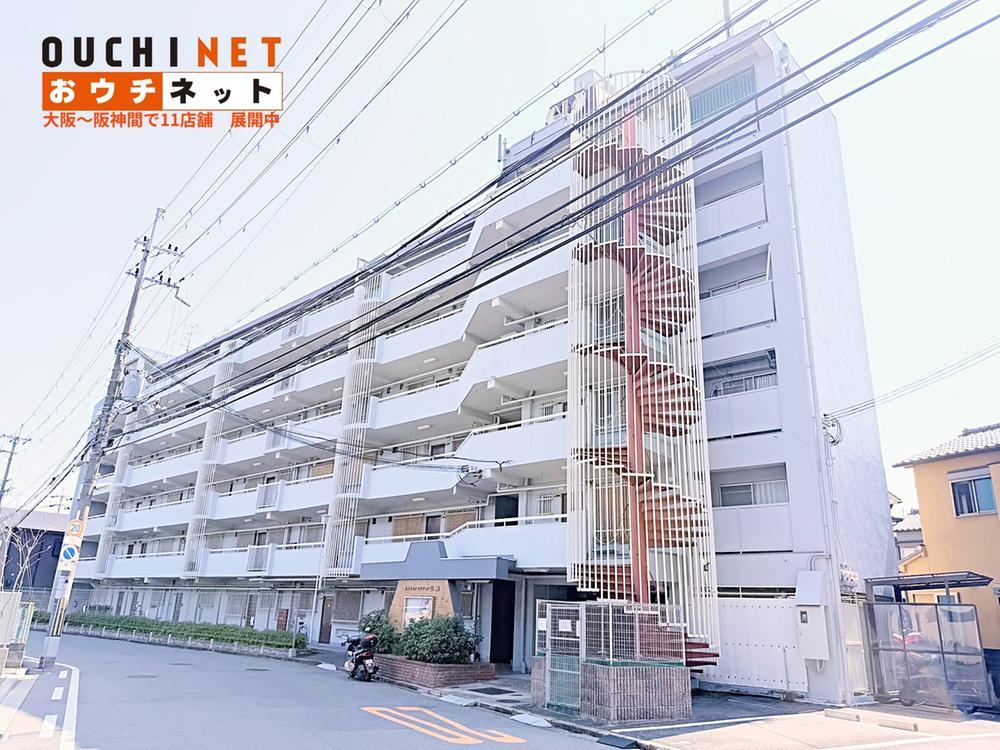 3DK apartment in Takatsuki, Osaka - Photo 1