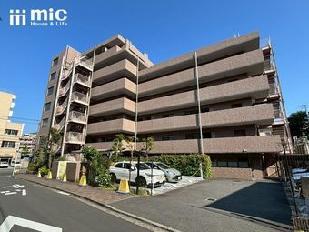 2LDK+S apartment in Isogo Ward, Yokohama