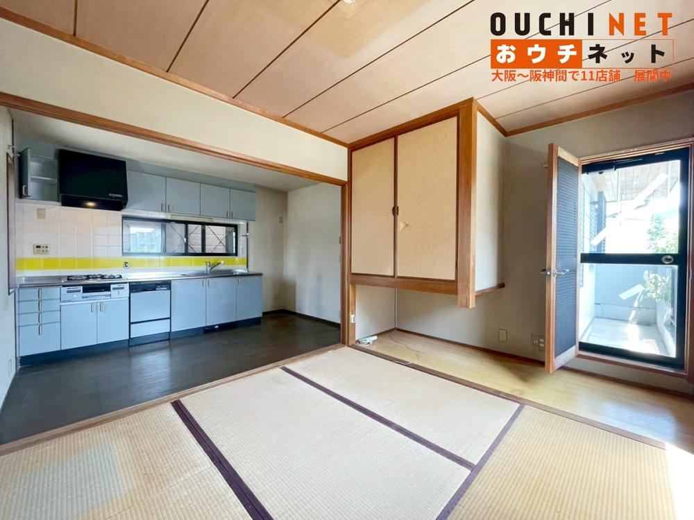 4LDK house in Takatsuki, Osaka - Photo 1