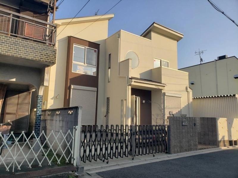 3LDK house in Higashiosaka, Osaka - Photo 1