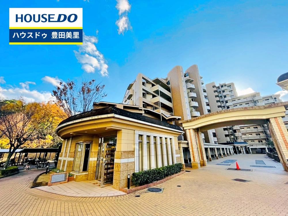 3LDK apartment in Toyota, Aichi - Photo 1