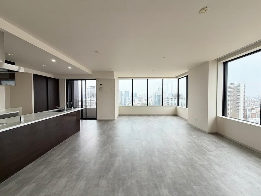 2LDK apartment in Kita Ward, Osaka - Photo 1