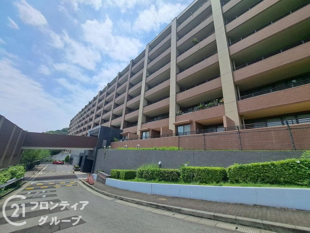 3LDK apartment in Suma Ward, Kobe, Hyogo - Photo 1