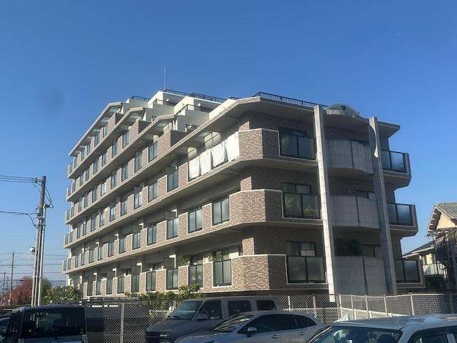 3LDK apartment in Toyonaka, Osaka - Photo 1