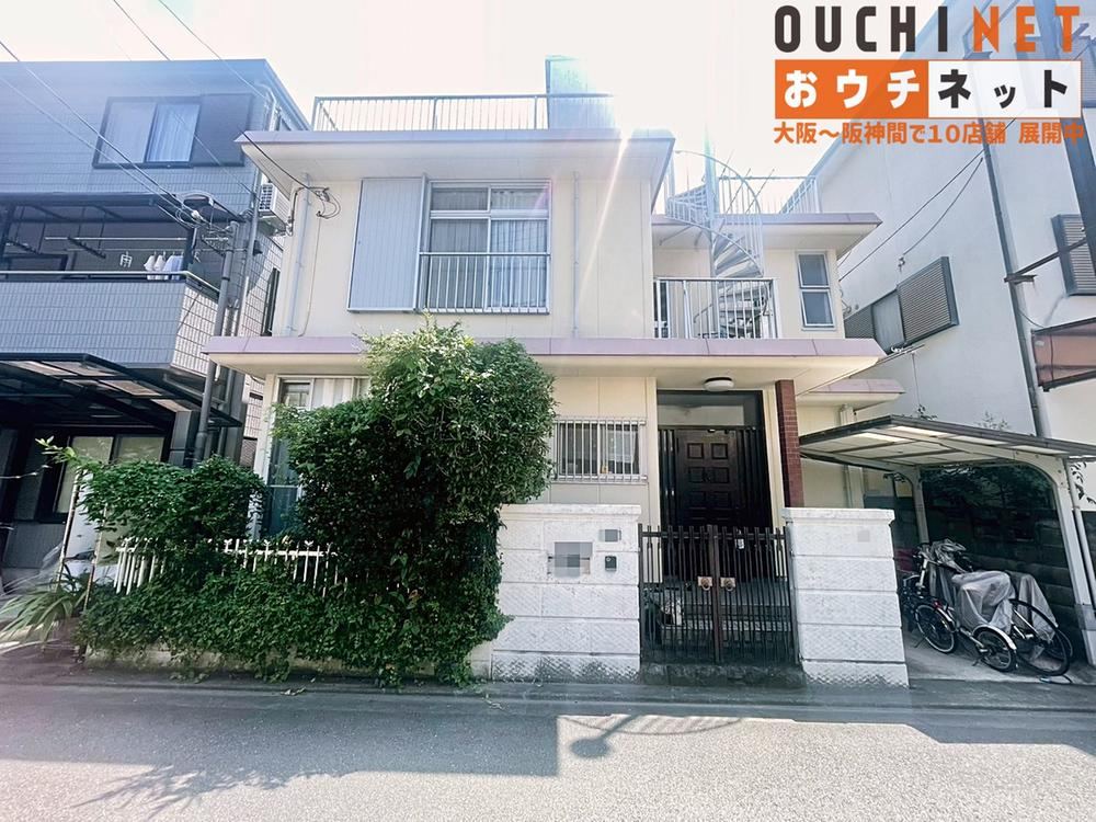 3LDK house in Takatsuki, Osaka - Photo 1