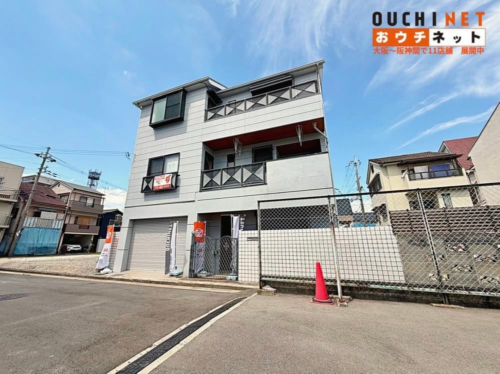 4LDK house in Takatsuki, Osaka - Photo 1