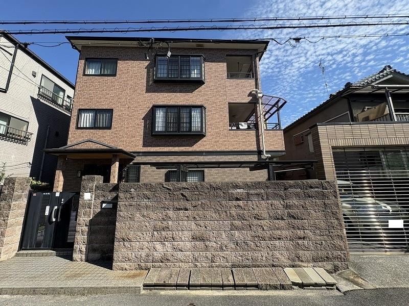 8LDKK+2S house in Daito, Osaka - Photo 1