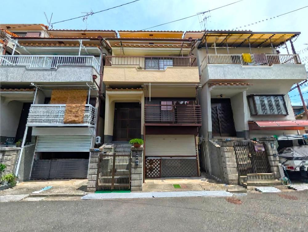 4DK house in Daito, Osaka - Photo 1