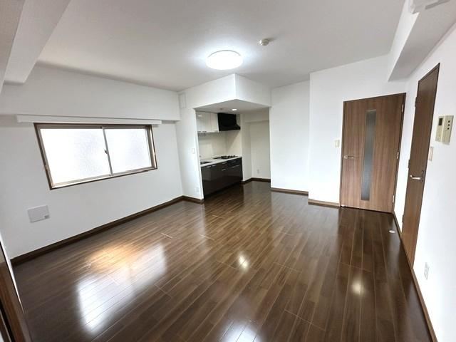 2LDK apartment in Nakano Ward, Tokyo - Photo 1