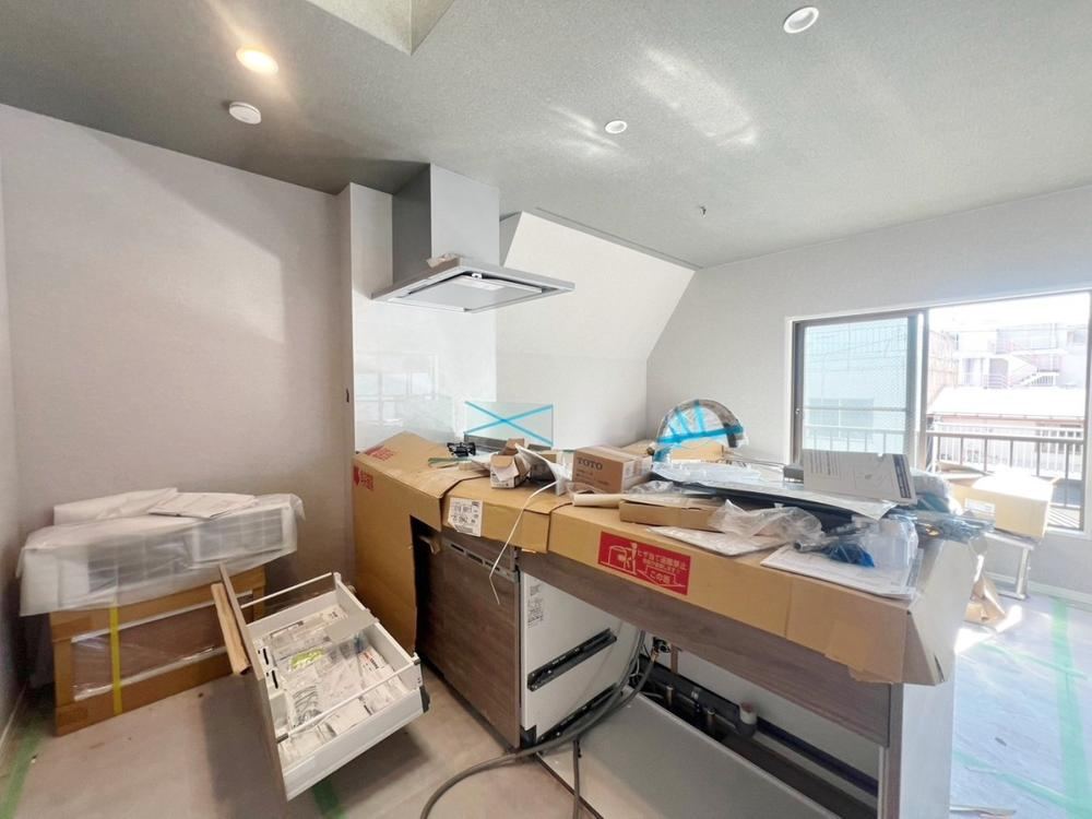 2LDK apartment in Bunkyo Ward, Tokyo - Photo 1