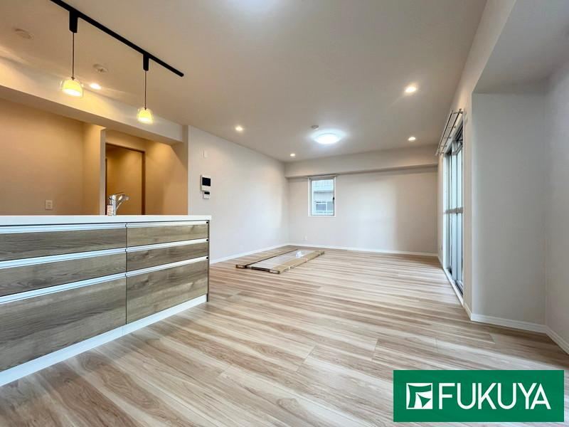 3LDK apartment in Miyakojima Ward, Osaka - Photo 1