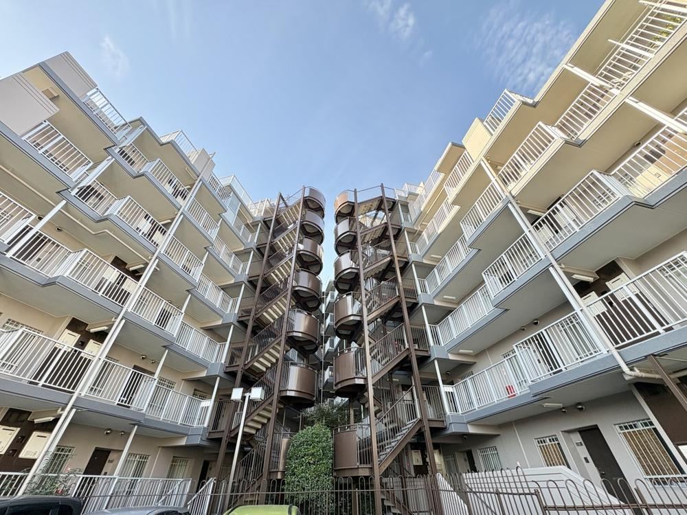 4LDK apartment in Fujimi, Saitama - Photo 1