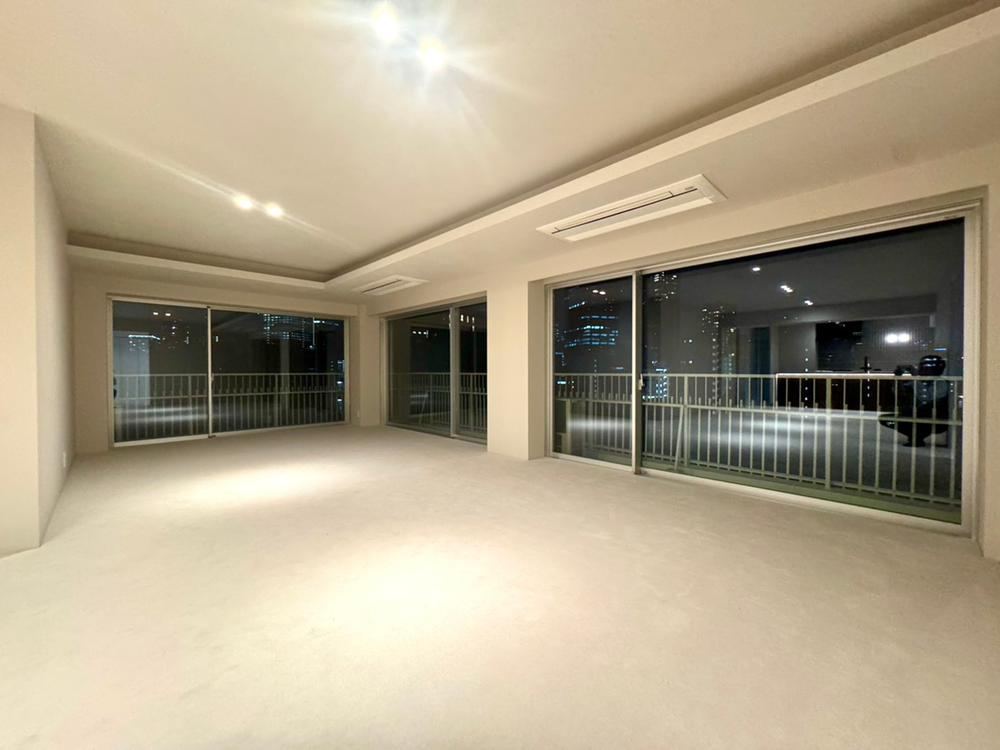 3LDK apartment in Minato Ward, Tokyo - Photo 1