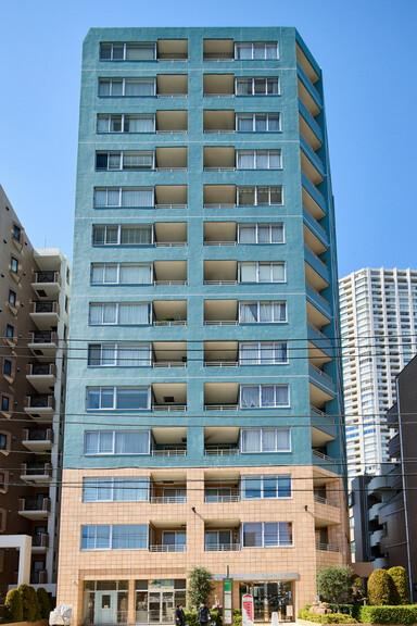 2LDK apartment in Minato Ward, Tokyo - Photo 1