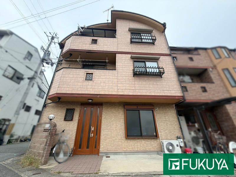 4LDK house in Yamashina Ward, Kyoto - Photo 1