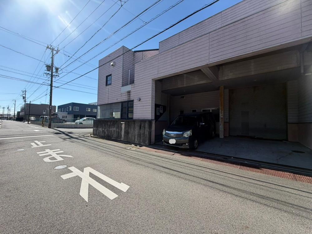 2LDK house in Yokkaichi, Mie - Photo 1