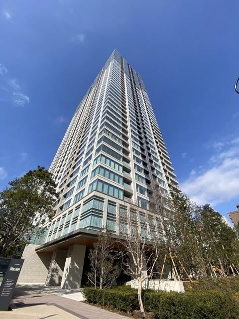 2LDK apartment in Minato Ward, Tokyo - Photo 1