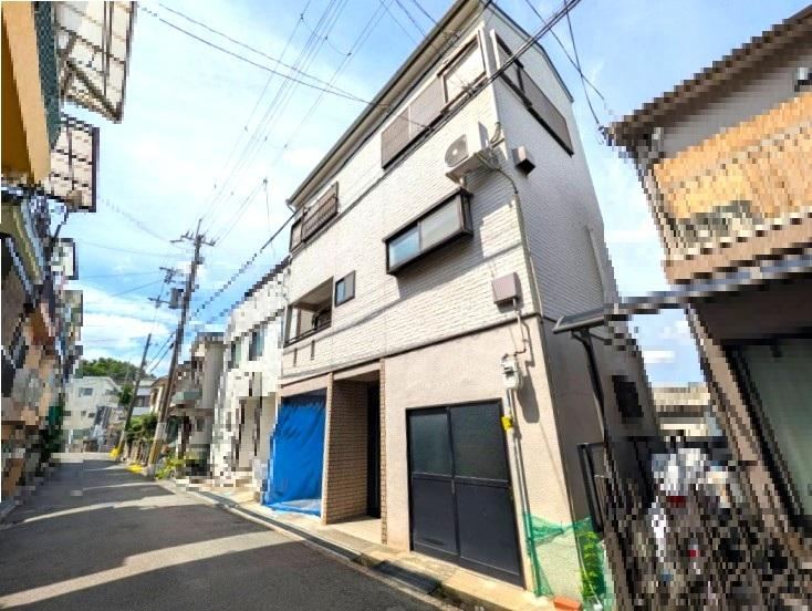 4LDK house in Daito, Osaka - Photo 1