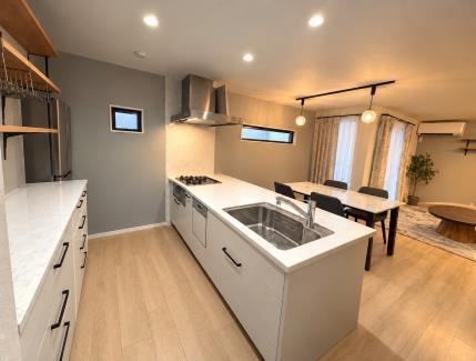 3LDK house in Neyagawa, Osaka - Photo 1