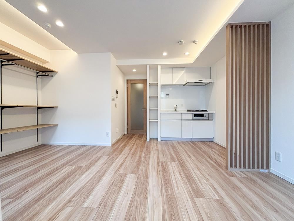 studio apartment in Shinjuku Ward, Tokyo - Photo 1