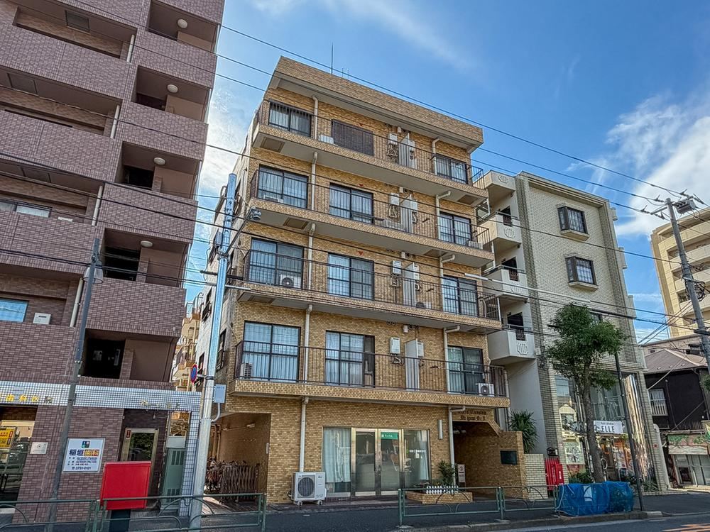 2LDK apartment in Ota Ward, Tokyo - Photo 1