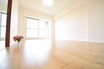 2LDK+S apartment in Sakae Ward, Yokohama