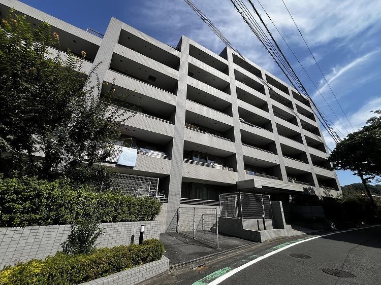 3LDK apartment in Tama, Tokyo - Photo 1