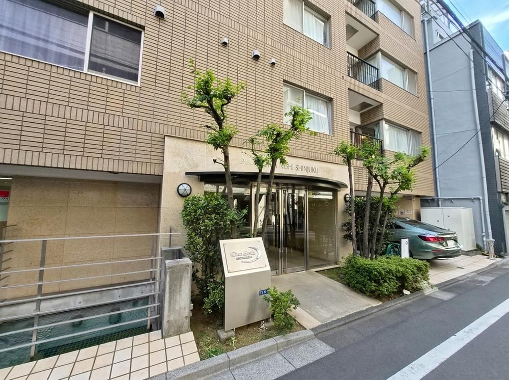 1LDK apartment in Shinjuku Ward, Tokyo - Photo 1