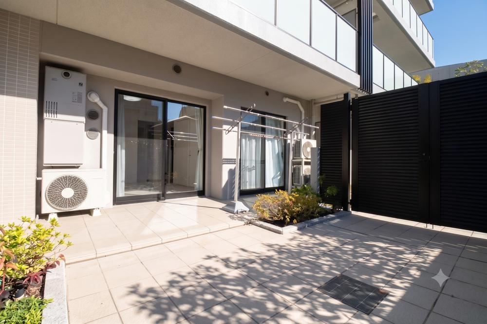 3LDK apartment in Shinjuku Ward, Tokyo - Photo 1