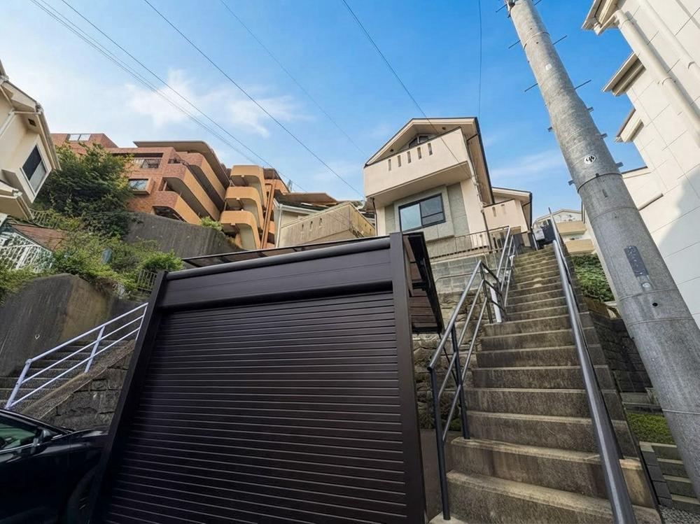 5LDK house in Minami Ward, Yokohama, Kanagawa - Photo 1