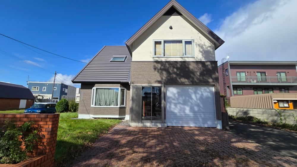 4LDK house in Ebetsu, Hokkaido - Photo 1